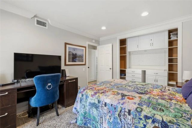 31584 Agoura Road 4, Westlake Village, CA 91361