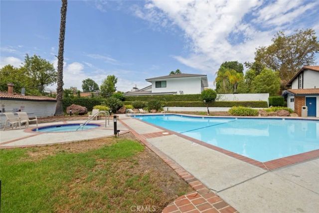 31584 Agoura Road 4, Westlake Village, CA 91361