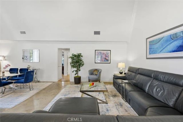 31584 Agoura Road 4, Westlake Village, CA 91361