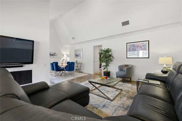 31584 Agoura Road 4, Westlake Village, CA 91361