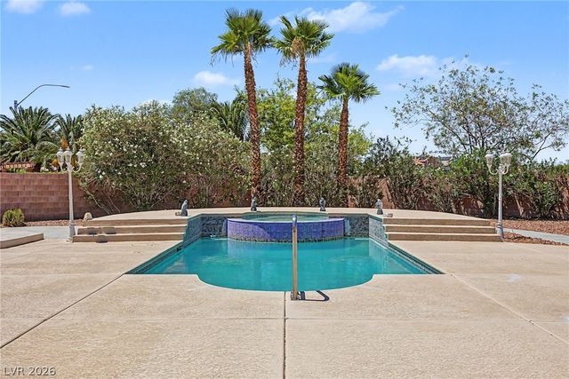 7112 Via Campanile Avenue, Las Vegas, NV 89131
