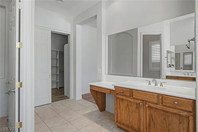 7112 Via Campanile Avenue, Las Vegas, NV 89131