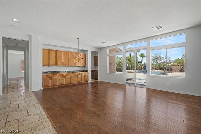 7112 Via Campanile Avenue, Las Vegas, NV 89131