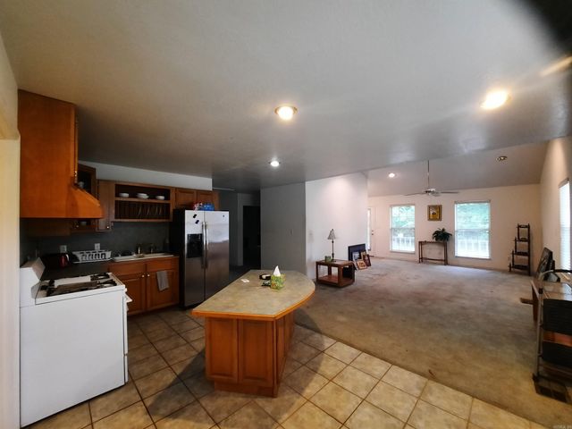 615 Jackson, Mountain View, AR 72560