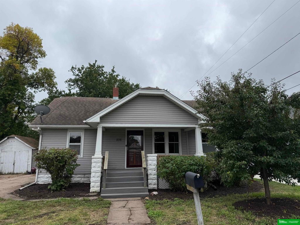 835 W 8th Street, Fremont, NE 68025
