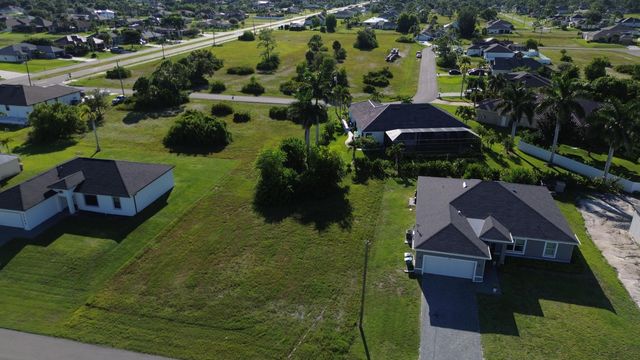 2012 NW 24th Place, Cape Coral, FL 33993