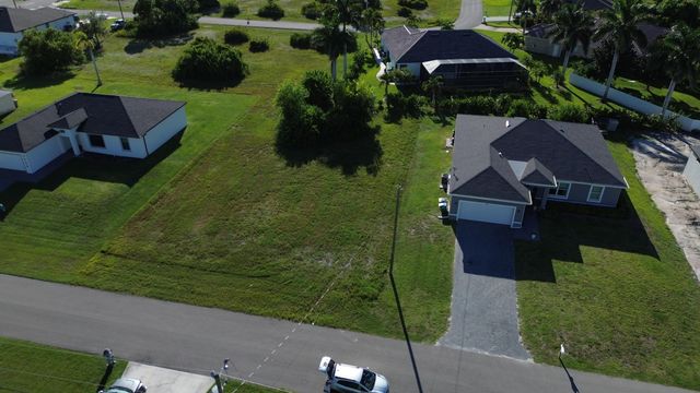 2012 NW 24th Place, Cape Coral, FL 33993