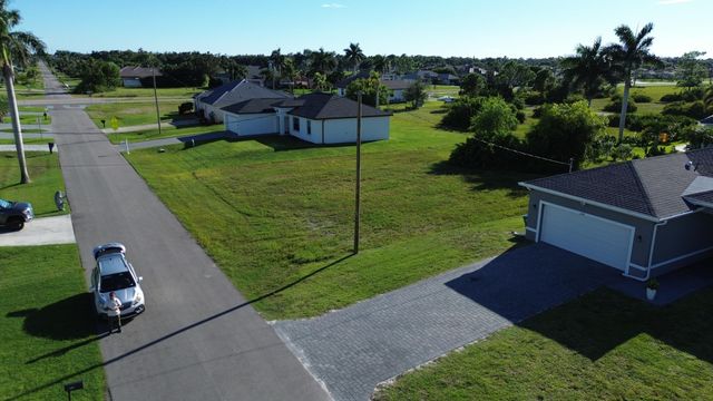 2012 NW 24th Place, Cape Coral, FL 33993