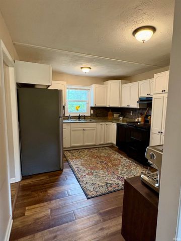 7104 S Hibiscus Drive, Muncie, IN 47302