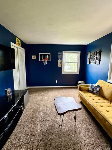 7104 S Hibiscus Drive, Muncie, IN 47302