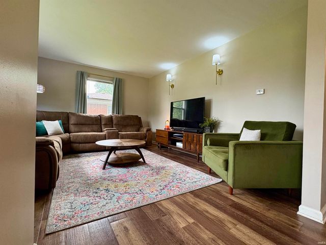 7104 S Hibiscus Drive, Muncie, IN 47302