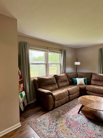 7104 S Hibiscus Drive, Muncie, IN 47302