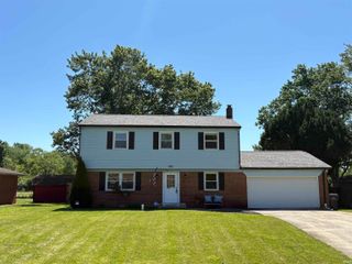 7104 S Hibiscus Drive, Muncie, IN 47302