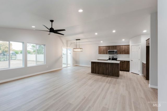 3310 S Maple Ranch Way, Nampa, ID 83686