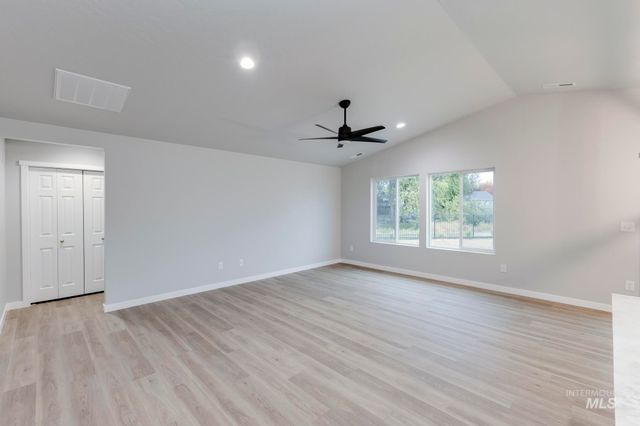 3310 S Maple Ranch Way, Nampa, ID 83686