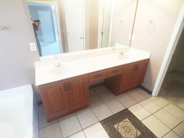 2562 Fairlawn Downs NW, Kennesaw, GA 30144