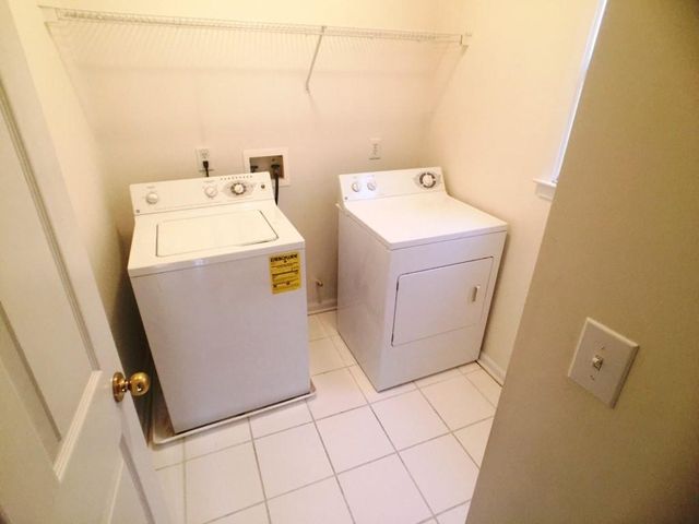 2562 Fairlawn Downs NW, Kennesaw, GA 30144