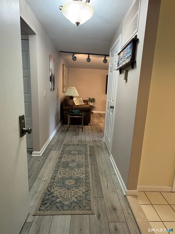 35 Harbour Village A, Branford, CT 06405