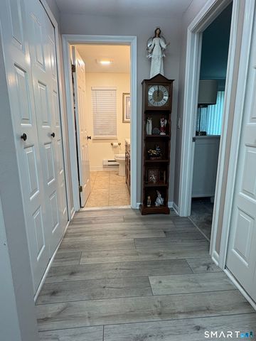 35 Harbour Village A, Branford, CT 06405