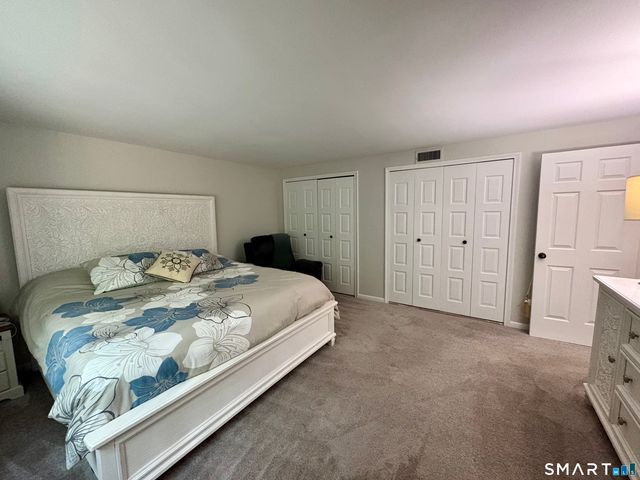 35 Harbour Village A, Branford, CT 06405