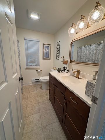 35 Harbour Village A, Branford, CT 06405