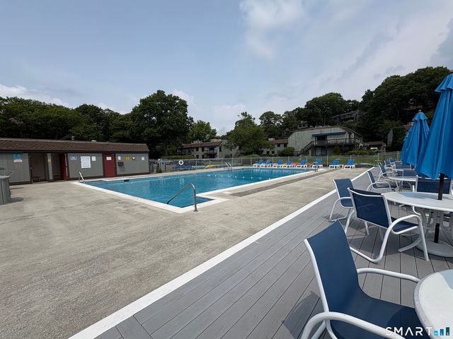 35 Harbour Village A, Branford, CT 06405