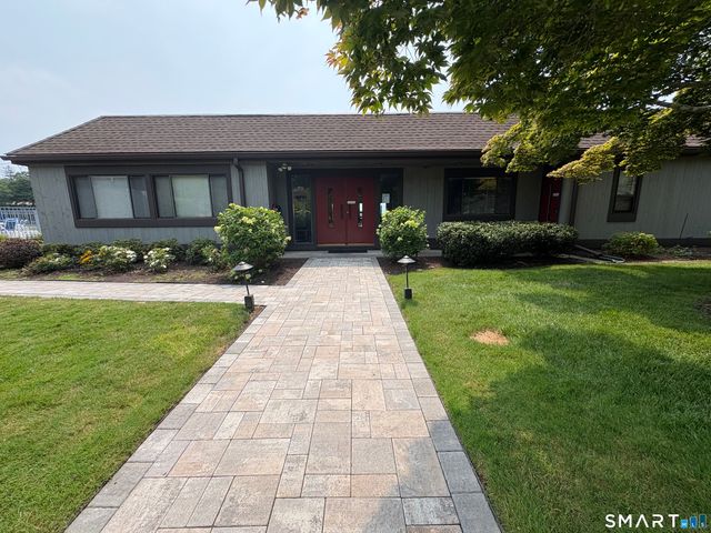35 Harbour Village A, Branford, CT 06405