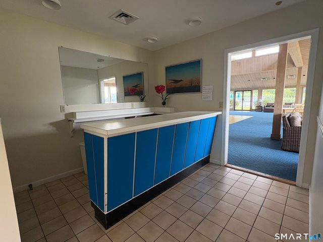 35 Harbour Village A, Branford, CT 06405