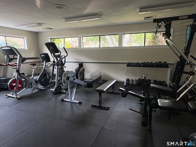 35 Harbour Village A, Branford, CT 06405