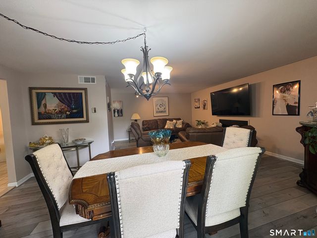 35 Harbour Village A, Branford, CT 06405