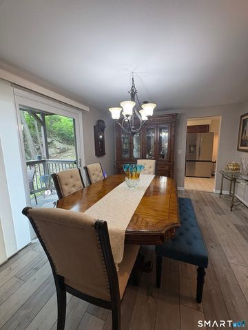 35 Harbour Village A, Branford, CT 06405