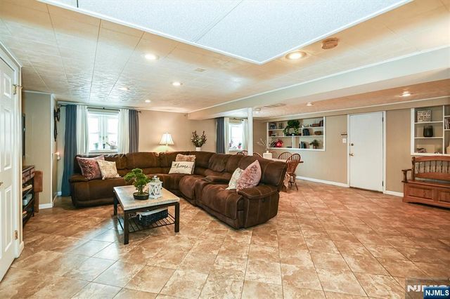 2 Eden Place, Wayne, NJ 07470