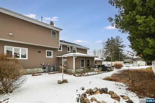 2 Eden Place, Wayne, NJ 07470