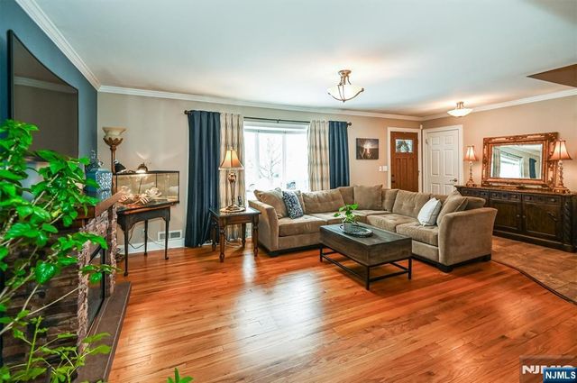 2 Eden Place, Wayne, NJ 07470