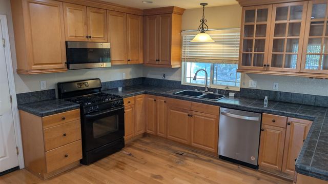 3248 Sudbury Rd, Cameron Park, CA 95682