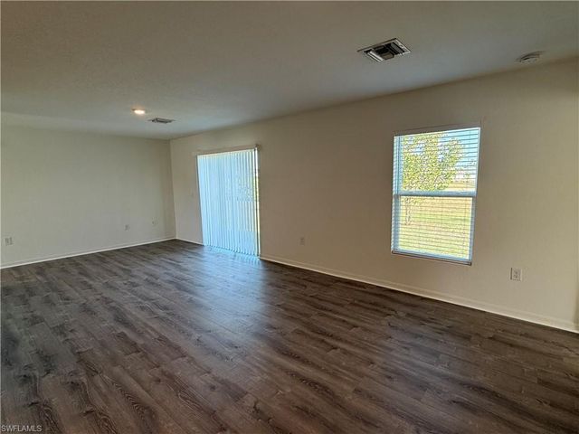 1139 16th TER, Cape Coral, FL 33993