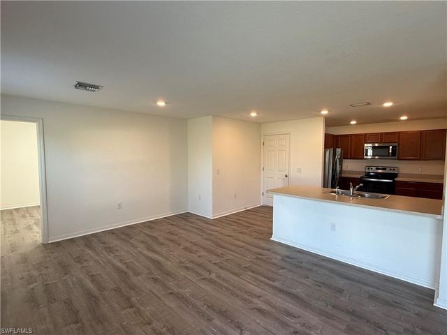 1139 16th TER, Cape Coral, FL 33993