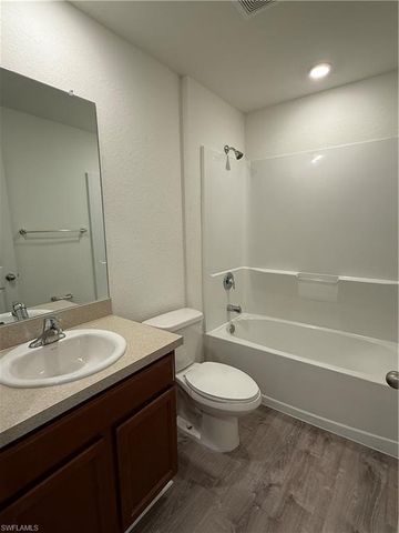 1139 16th TER, Cape Coral, FL 33993