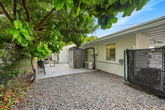 1331 S Palmway, Lake Worth Beach, FL 33460