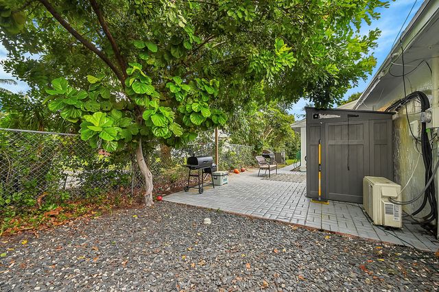 1331 S Palmway, Lake Worth Beach, FL 33460