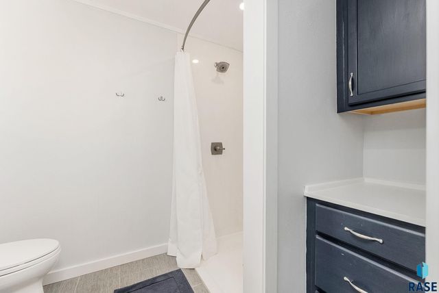 1021 E 64th St, Sioux Falls, SD 57108