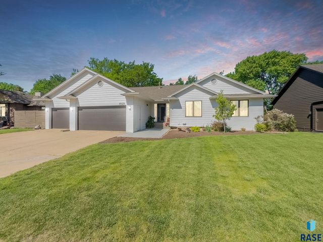 1021 E 64th St, Sioux Falls, SD 57108