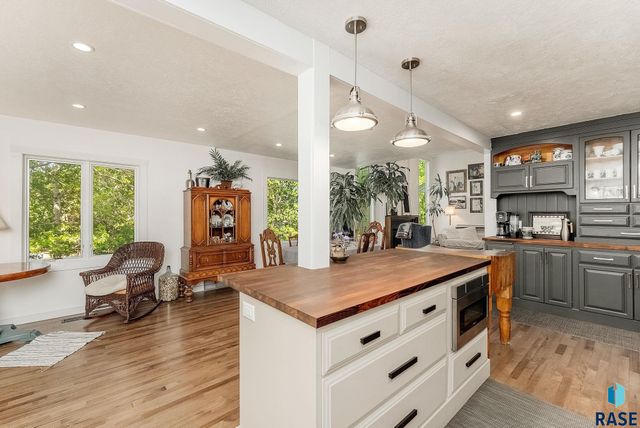 1021 E 64th St, Sioux Falls, SD 57108