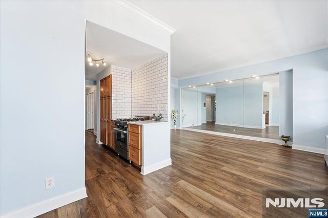 6600 Boulevard East 23C, West New York, NJ 07093