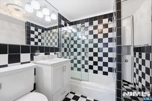 6600 Boulevard East 23C, West New York, NJ 07093