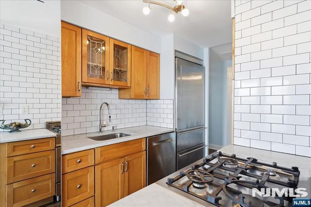 6600 Boulevard East 23C, West New York, NJ 07093