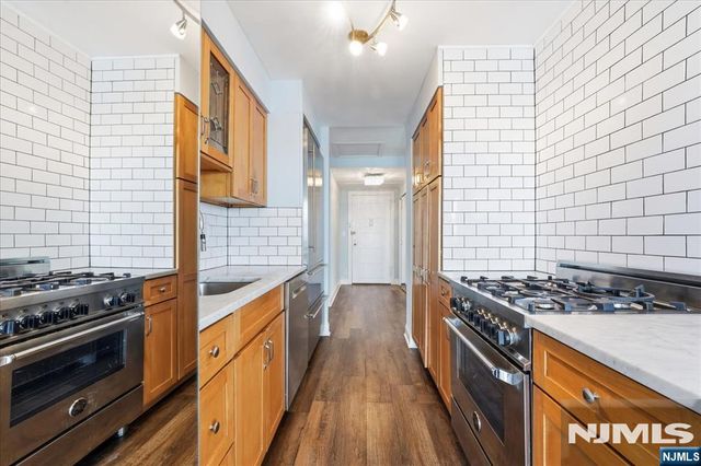 6600 Boulevard East 23C, West New York, NJ 07093