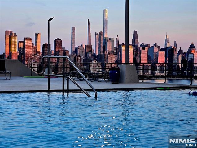 6600 Boulevard East 23C, West New York, NJ 07093