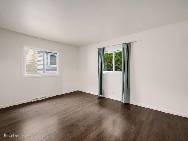 229 S Milton Avenue, Glen Ellyn, IL 60137