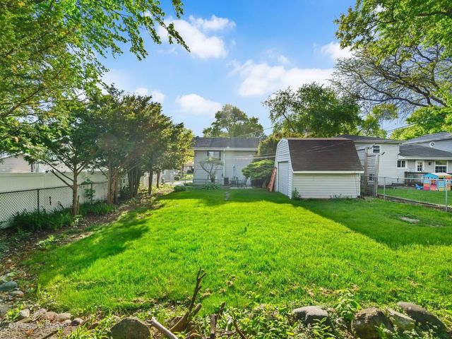 229 S Milton Avenue, Glen Ellyn, IL 60137